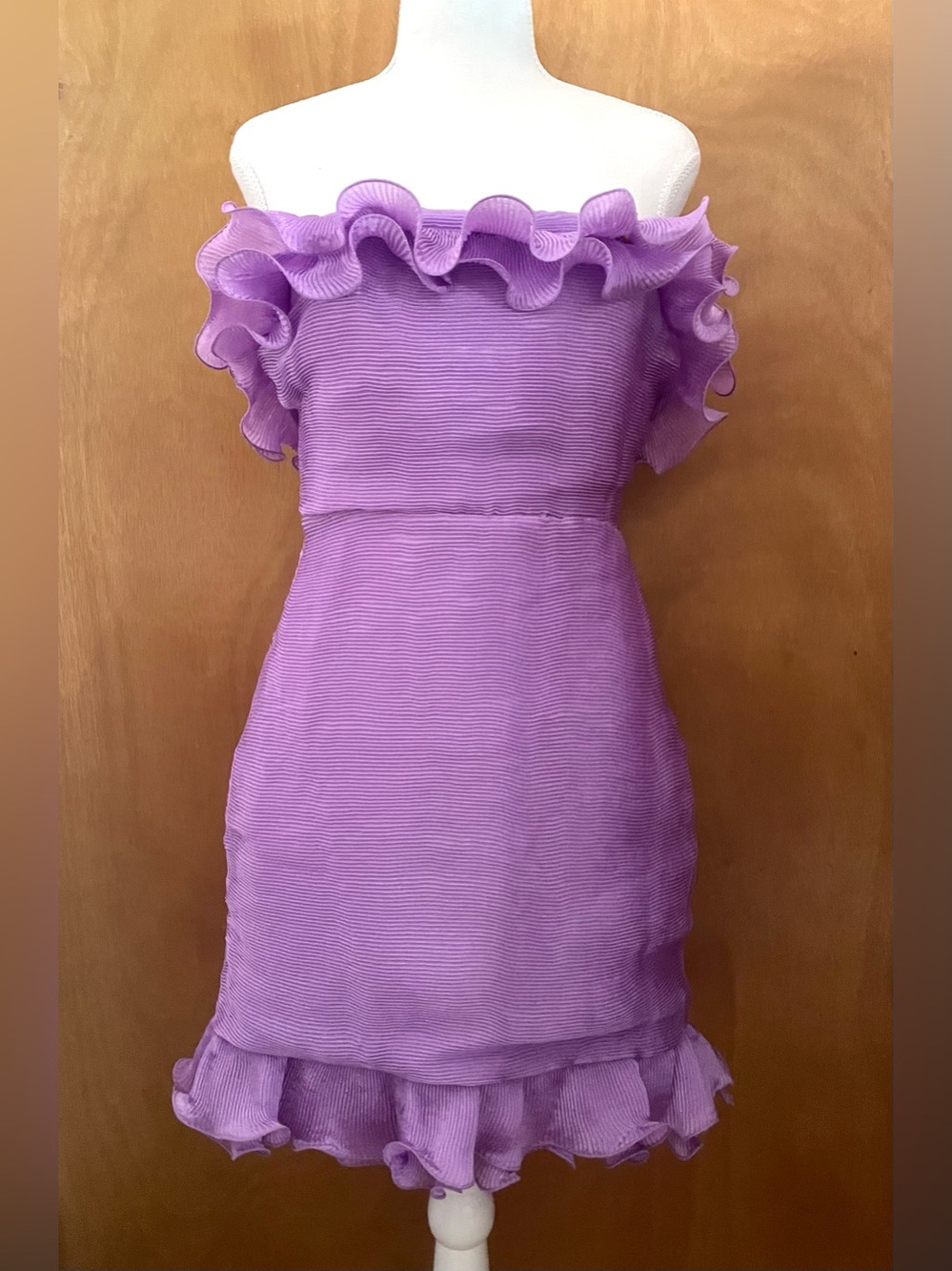 Lavender mini dress. Strapless. Size M. New with tag NWT